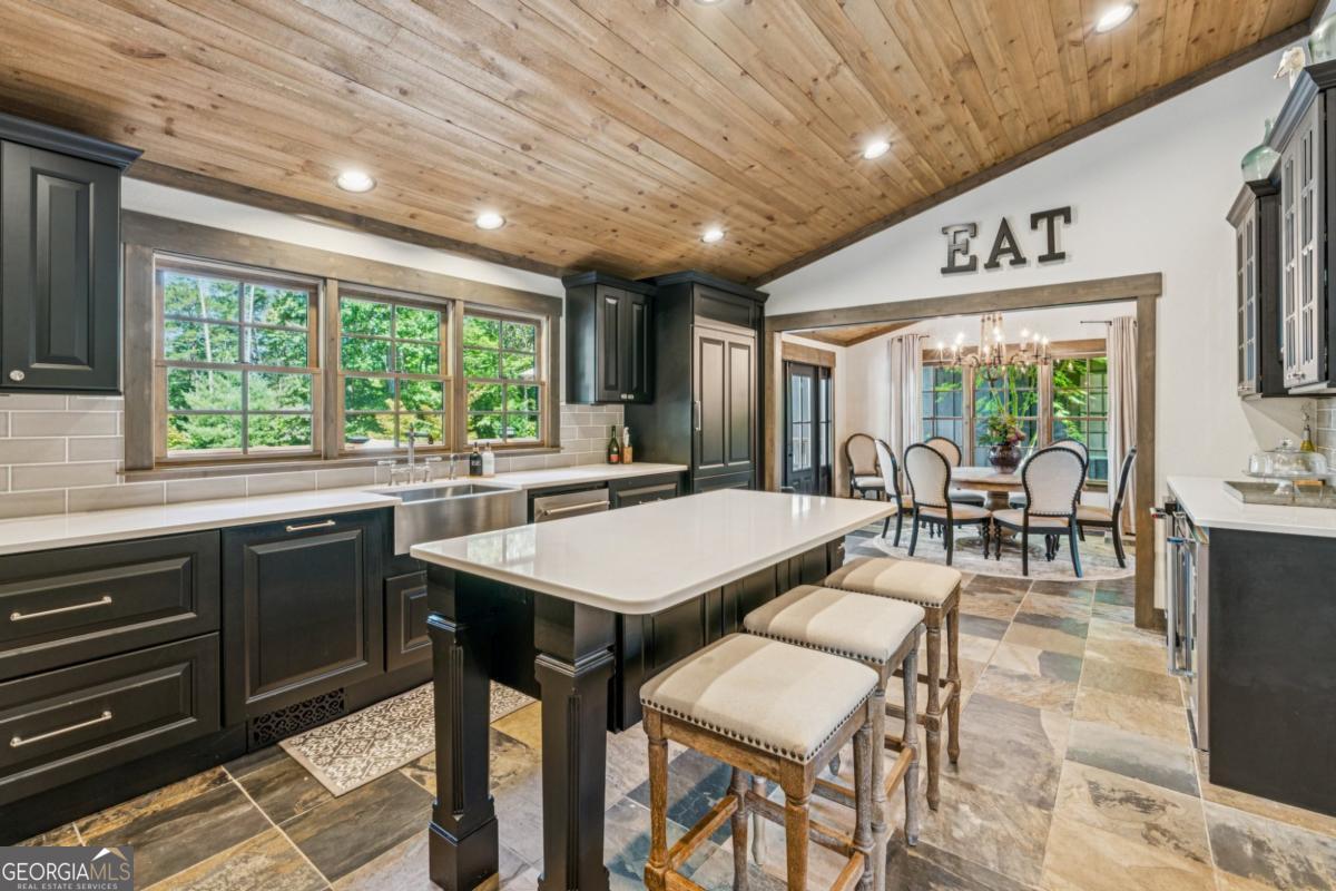Ellijay, Georgia, 30536, United States, 3 Bedrooms Bedrooms, ,4 BathroomsBathrooms,Residential,Active,1929422