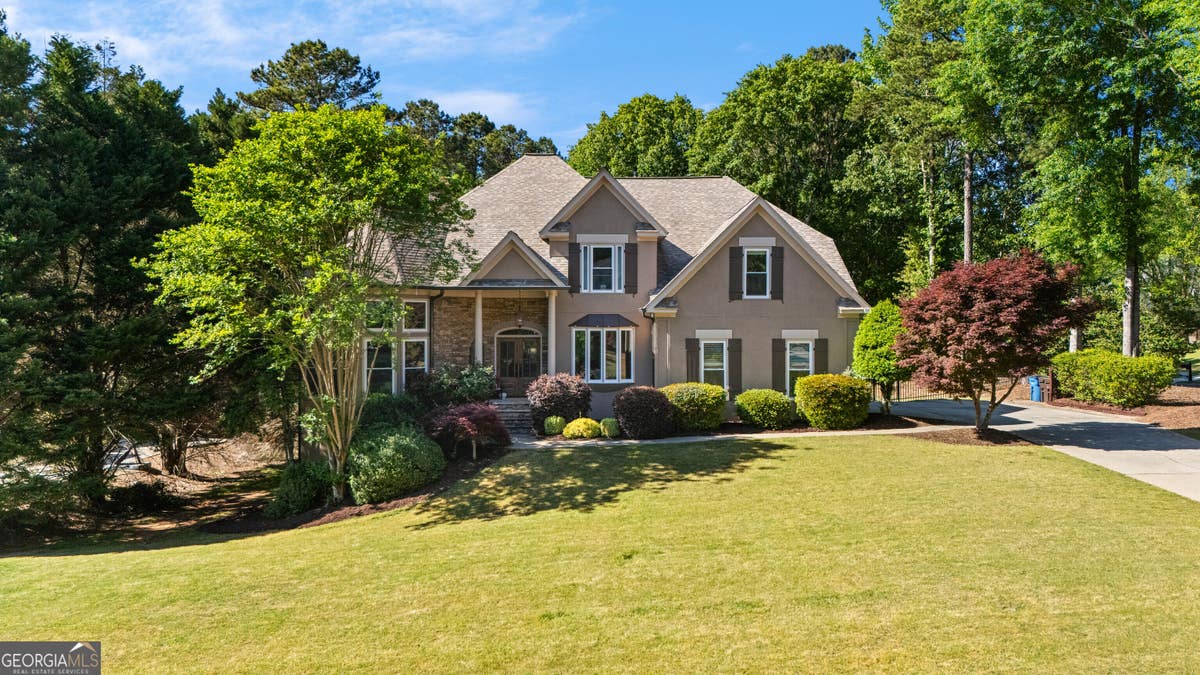 105 Woodleigh Dr