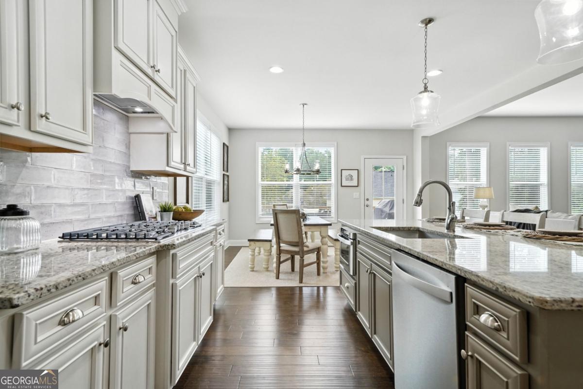 Canton, Georgia, 30115, United States, 7 Bedrooms Bedrooms, ,4 BathroomsBathrooms,Residential,Active,1936405