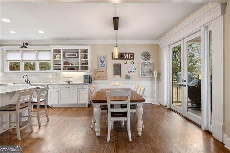 Cumming, Georgia, 30040, United States, 6 Bedrooms Bedrooms, ,5 BathroomsBathrooms,Residential,Active,2043430