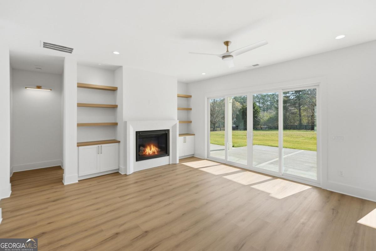 Canton, Georgia, 30115, United States, 5 Bedrooms Bedrooms, ,4 BathroomsBathrooms,Residential,Active,2002329