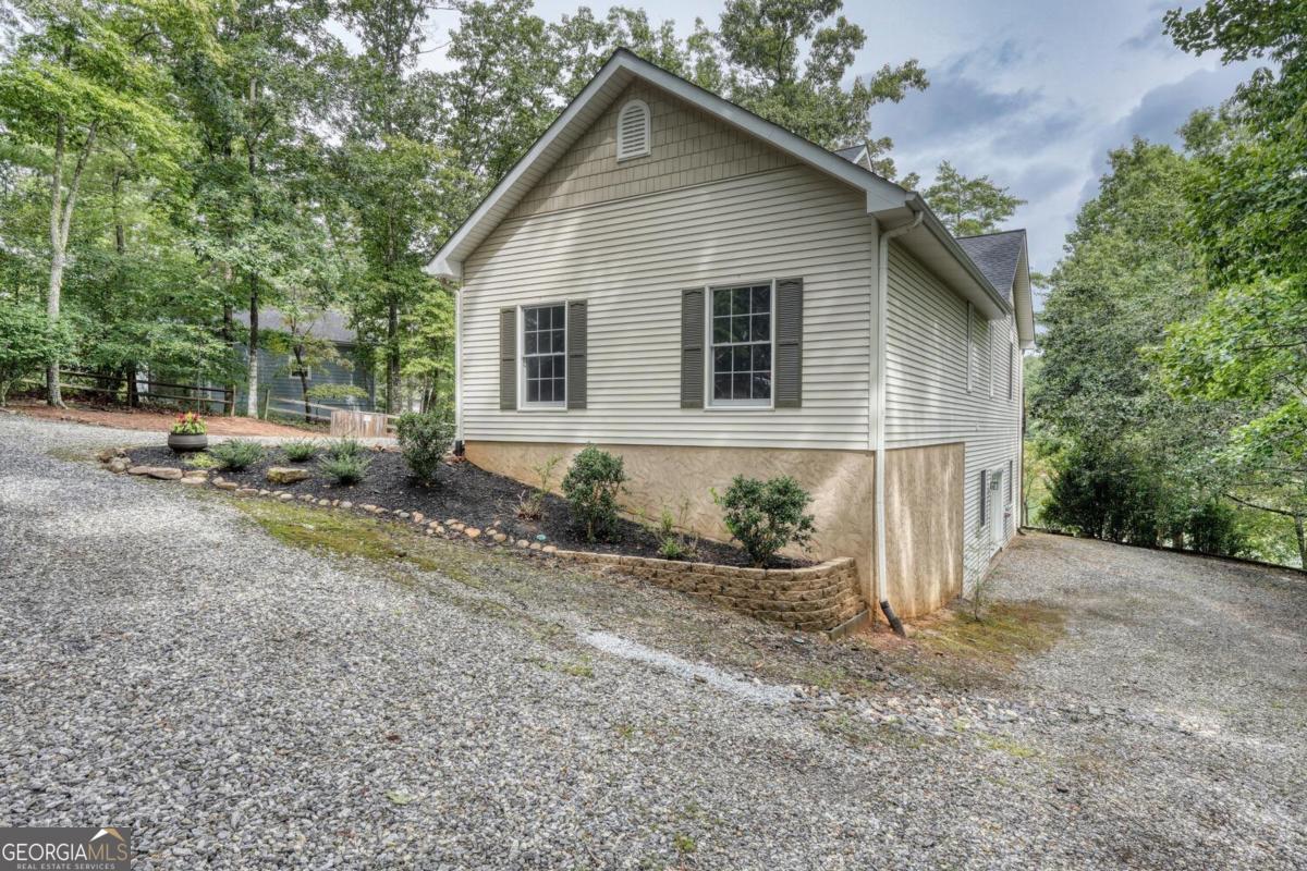Blairsville, Georgia, 30512, United States, 4 Bedrooms Bedrooms, ,4 BathroomsBathrooms,Residential,Active,1926683