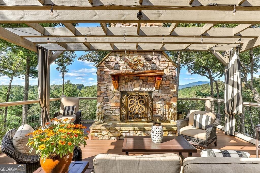 Ellijay, Georgia, 30536, United States, 4 Bedrooms Bedrooms, ,3 BathroomsBathrooms,Residential,Active,1863308