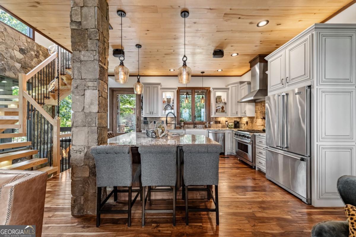 Blue Ridge, Georgia, 30513, United States, 4 Bedrooms Bedrooms, ,4 BathroomsBathrooms,Residential,Active,1905085