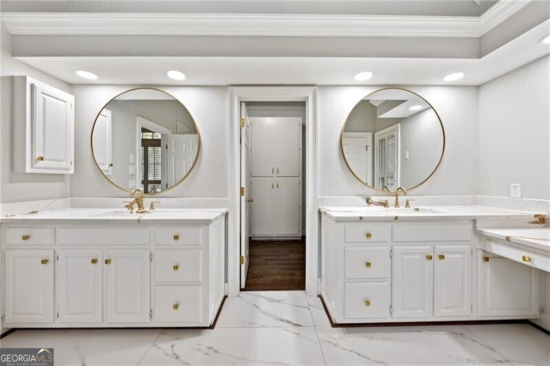 Johns Creek, Georgia, 30097, United States, 6 Bedrooms Bedrooms, ,6 BathroomsBathrooms,Residential,Active,1985586