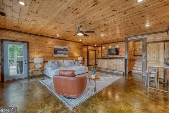 Blue Ridge, Georgia, 30513, United States, 5 Bedrooms Bedrooms, ,4 BathroomsBathrooms,Residential,Active,1922342