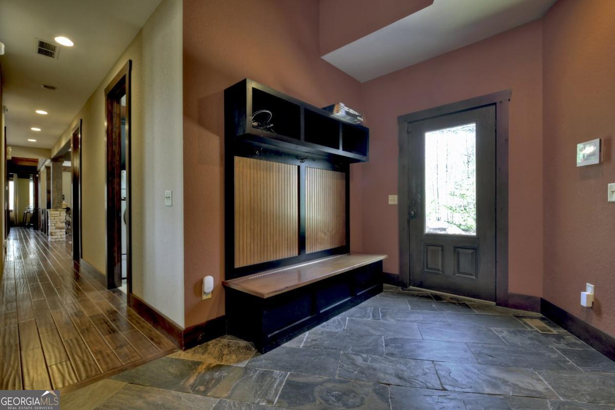 Ellijay, Georgia, 30536, United States, 5 Bedrooms Bedrooms, ,6 BathroomsBathrooms,Residential,Active,1953697