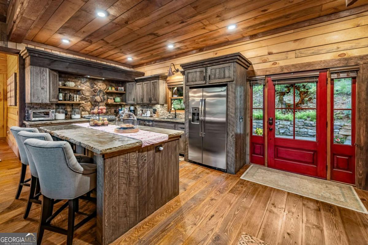 Blue Ridge, Georgia, 30513, United States, 3 Bedrooms Bedrooms, ,5 BathroomsBathrooms,Residential,Active,2006916