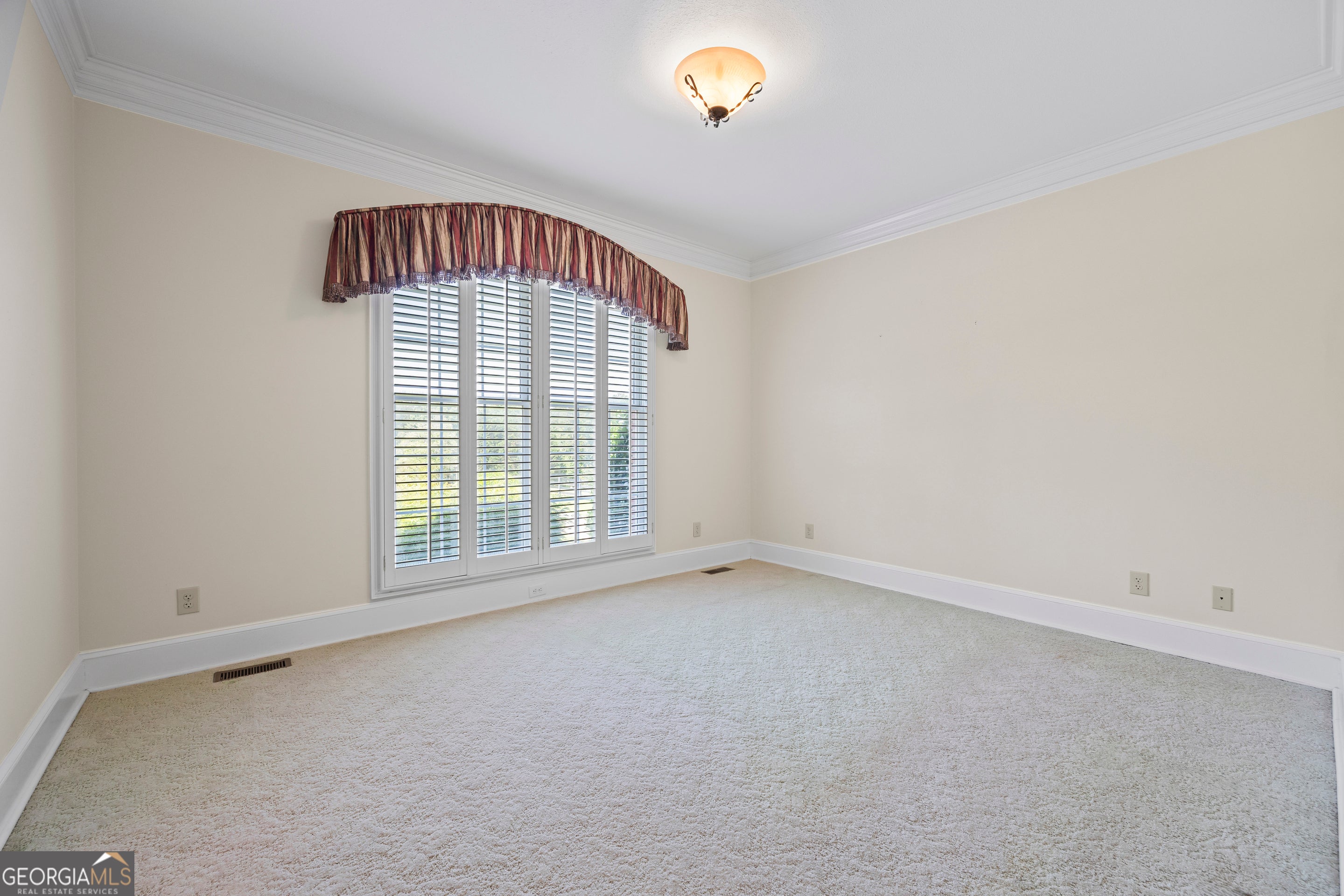 Lavonia, Georgia, 30553, United States, 5 Bedrooms Bedrooms, ,5 BathroomsBathrooms,Residential,Active,1862896