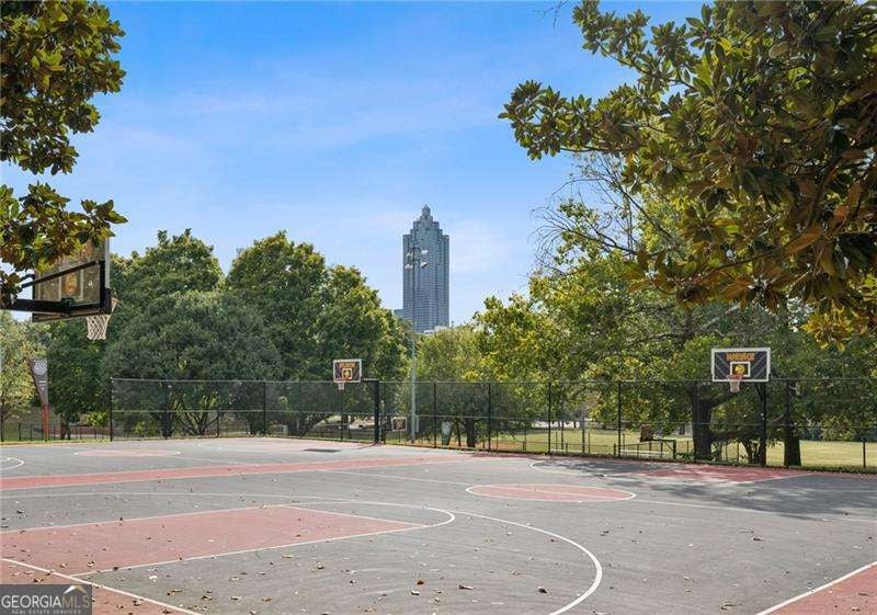 Atlanta, Georgia, 30308, United States, 4 Bedrooms Bedrooms, ,5 BathroomsBathrooms,Residential,Active,1985587