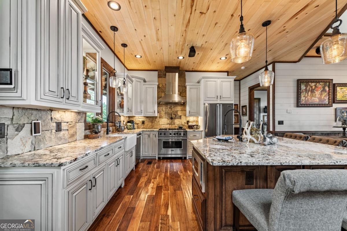 Blue Ridge, Georgia, 30513, United States, 4 Bedrooms Bedrooms, ,4 BathroomsBathrooms,Residential,Active,1905085