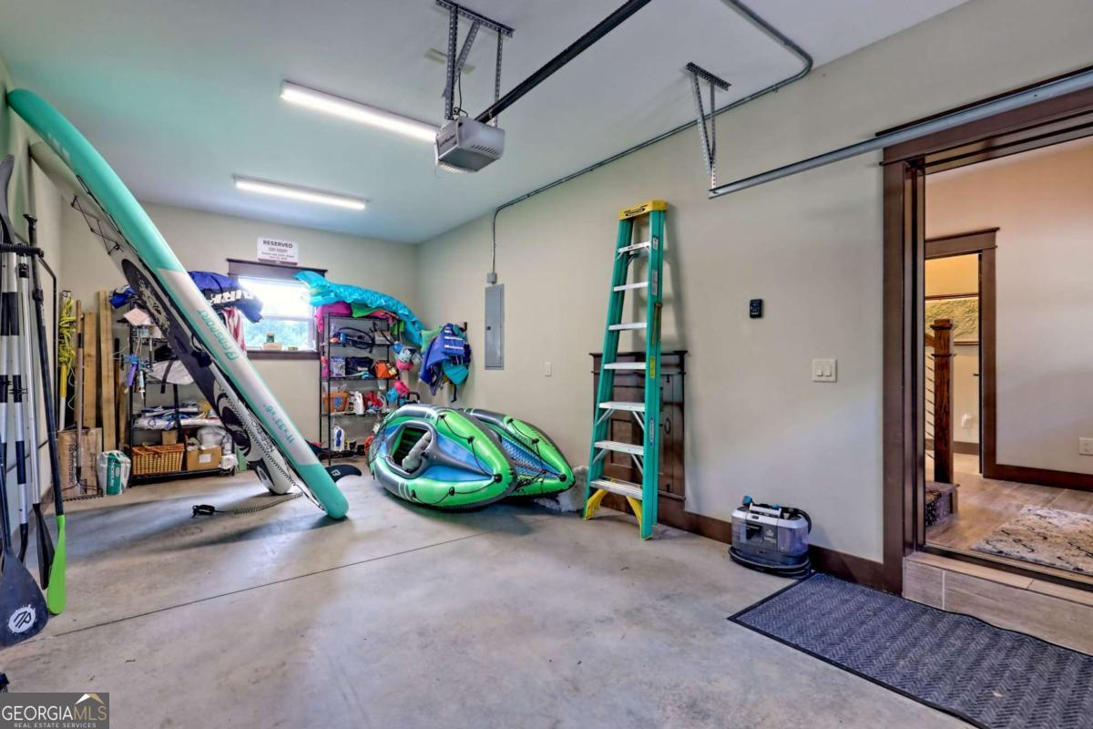 Hiawassee, Georgia, 30546, United States, 2 Bedrooms Bedrooms, ,3 BathroomsBathrooms,Residential,Active,1914779
