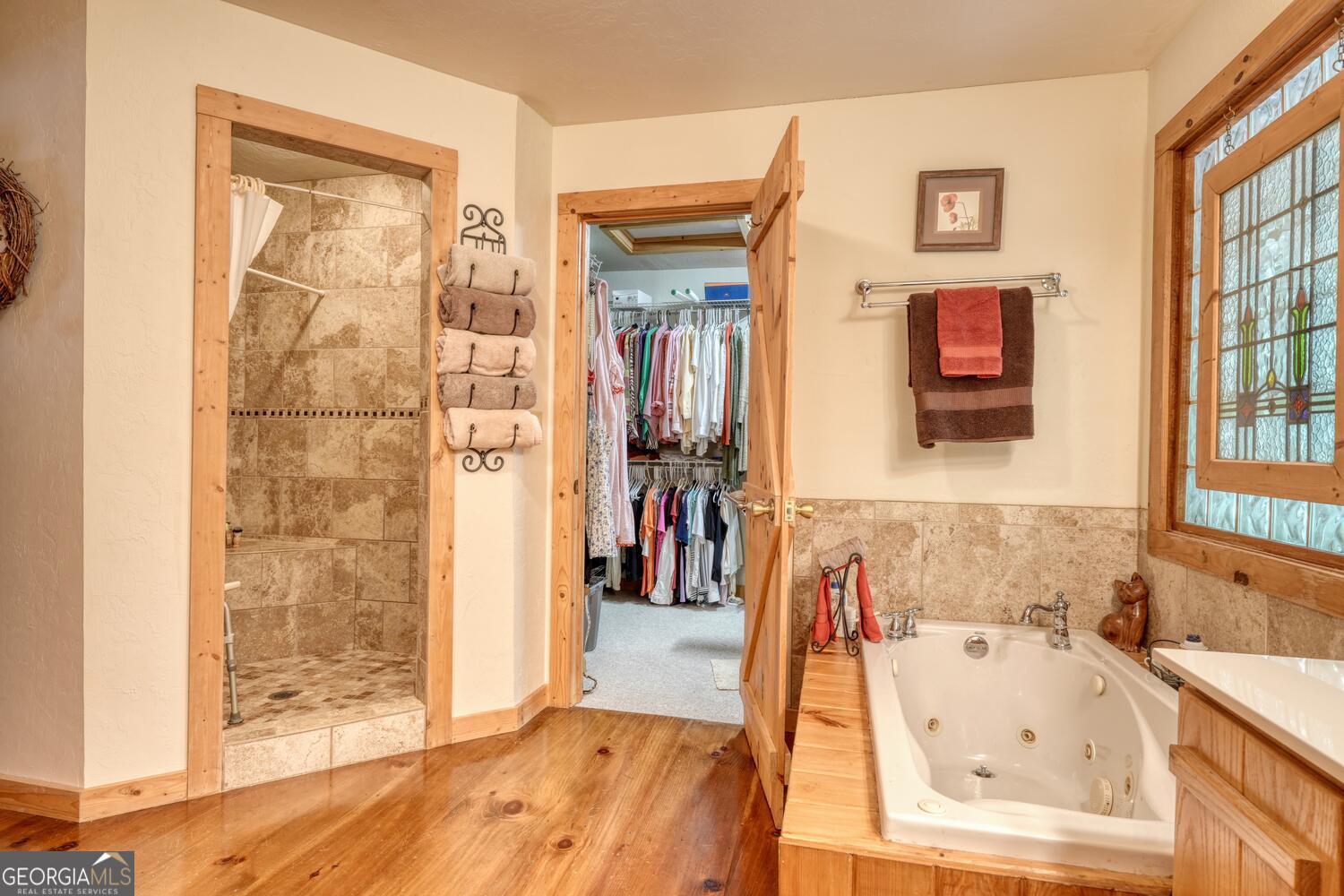Blairsville, Georgia, 30512, United States, 4 Bedrooms Bedrooms, ,5 BathroomsBathrooms,Residential,Active,1898219