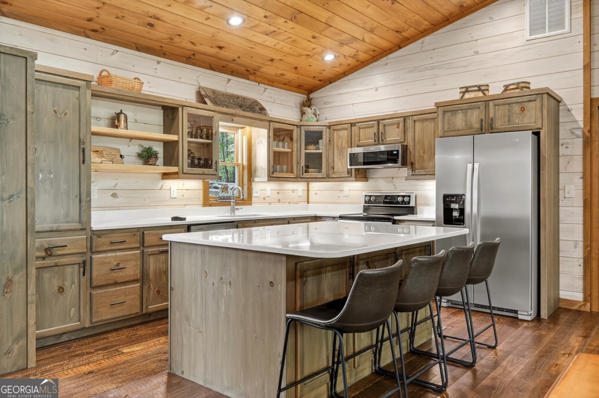 Morganton, Georgia, 30560, United States, 4 Bedrooms Bedrooms, ,4 BathroomsBathrooms,Residential,Active,1853343