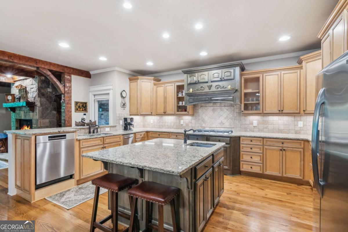 Big Canoe, Georgia, 30143, United States, 5 Bedrooms Bedrooms, ,6 BathroomsBathrooms,Residential,Active,1997550