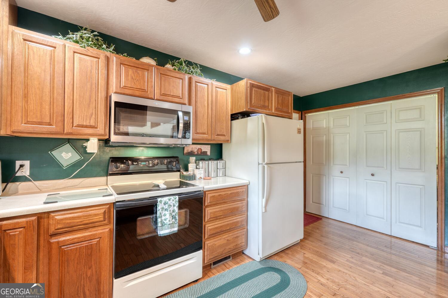 Blairsville, Georgia, 30512, United States, 3 Bedrooms Bedrooms, ,3 BathroomsBathrooms,Residential,Active,1898214