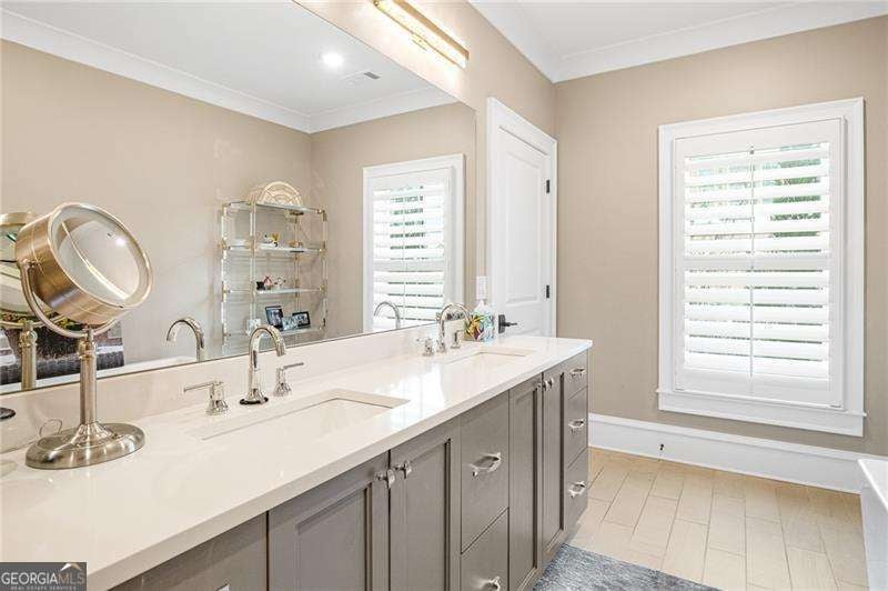 Atlanta, Georgia, 30319, United States, 3 Bedrooms Bedrooms, ,5 BathroomsBathrooms,Residential,Active,1996298