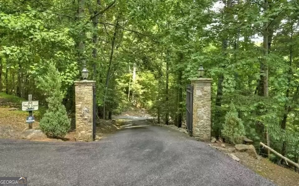 Ellijay, Georgia, 30536, United States, 3 Bedrooms Bedrooms, ,5 BathroomsBathrooms,Residential,Active,1929666