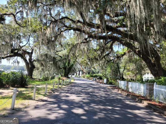 4 FALLOWFIELD DR, SAVANNAH, GA 31406, photo 3 of 50