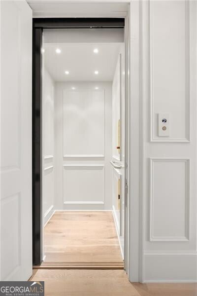 Alpharetta, Georgia, 30004, United States, 6 Bedrooms Bedrooms, ,8 BathroomsBathrooms,Residential,Active,1929430