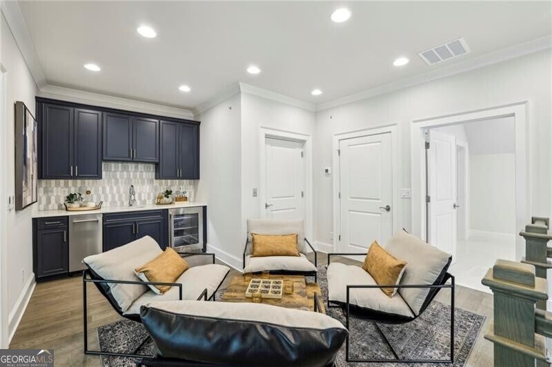 Alpharetta, Georgia, 30009, United States, 3 Bedrooms Bedrooms, ,4 BathroomsBathrooms,Residential,Active,1946539