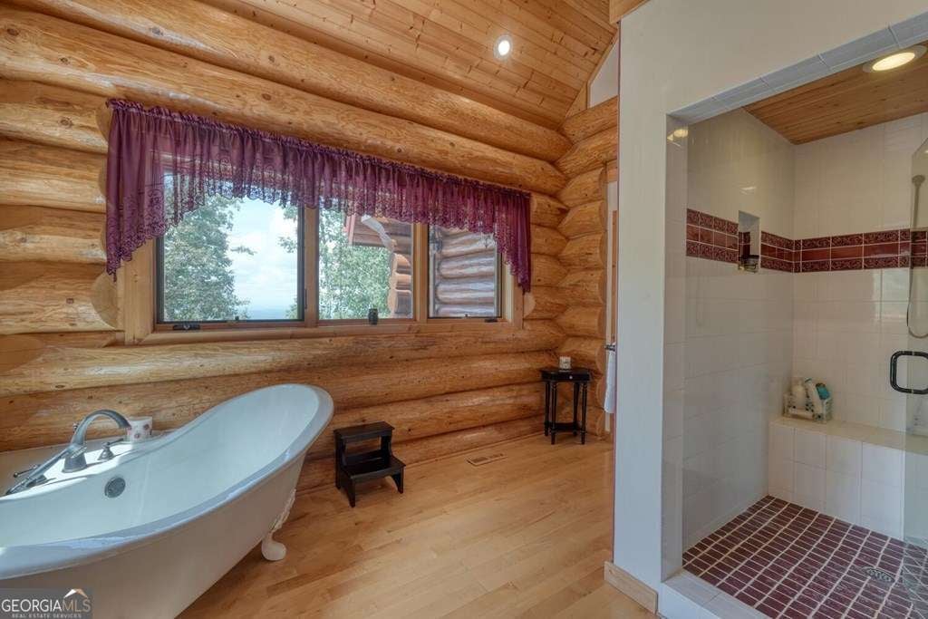 Blairsville, Georgia, 30512, United States, 4 Bedrooms Bedrooms, ,6 BathroomsBathrooms,Residential,Active,1936094