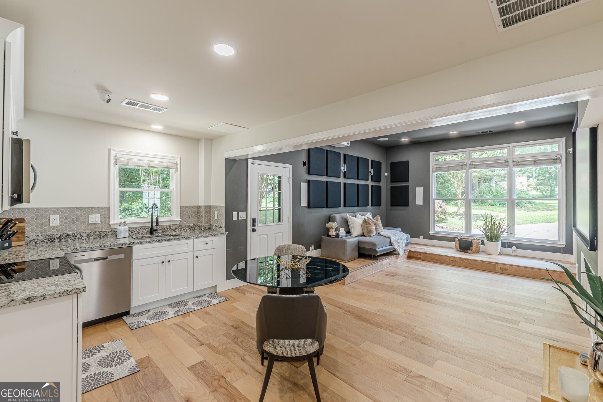 Douglasville, Georgia, 30134, United States, 3 Bedrooms Bedrooms, ,3 BathroomsBathrooms,Residential,Active,1997572