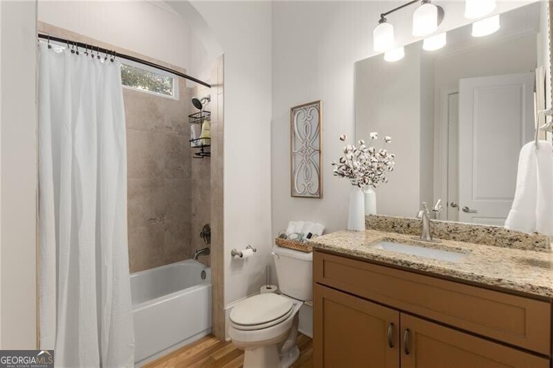 Peachtree Corners, Georgia, 30092, United States, 5 Bedrooms Bedrooms, ,4 BathroomsBathrooms,Residential,Active,1894563