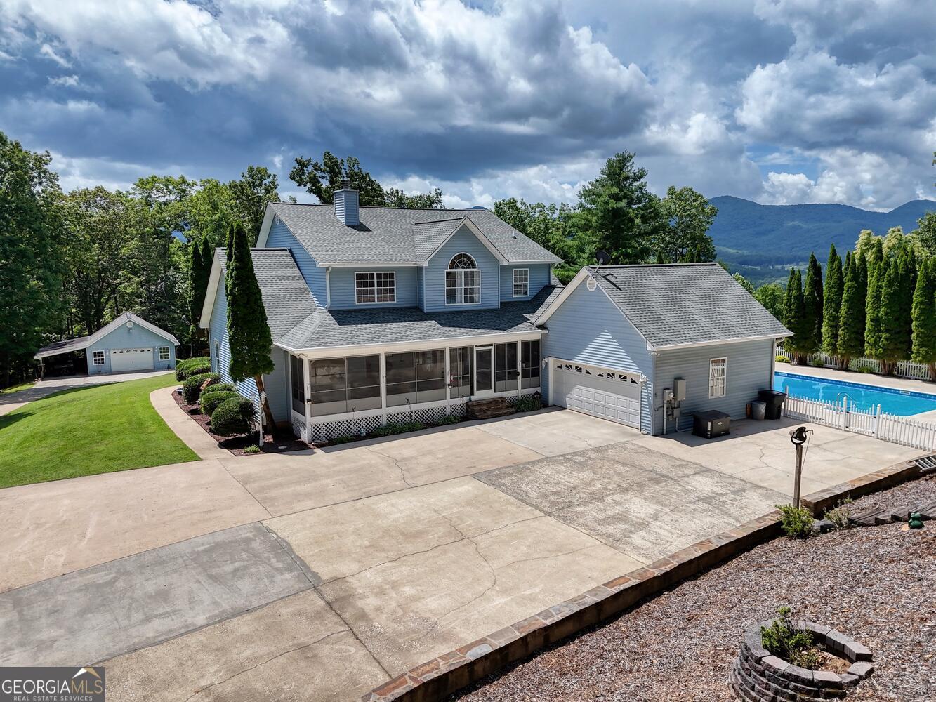 Blairsville, Georgia, 30512, United States, 4 Bedrooms Bedrooms, ,4 BathroomsBathrooms,Residential,Active,1897990