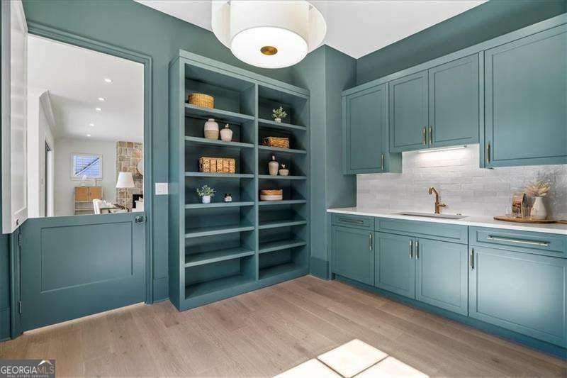 Atlanta, Georgia, 30309, United States, ,5 BathroomsBathrooms,Residential,Active,1869107