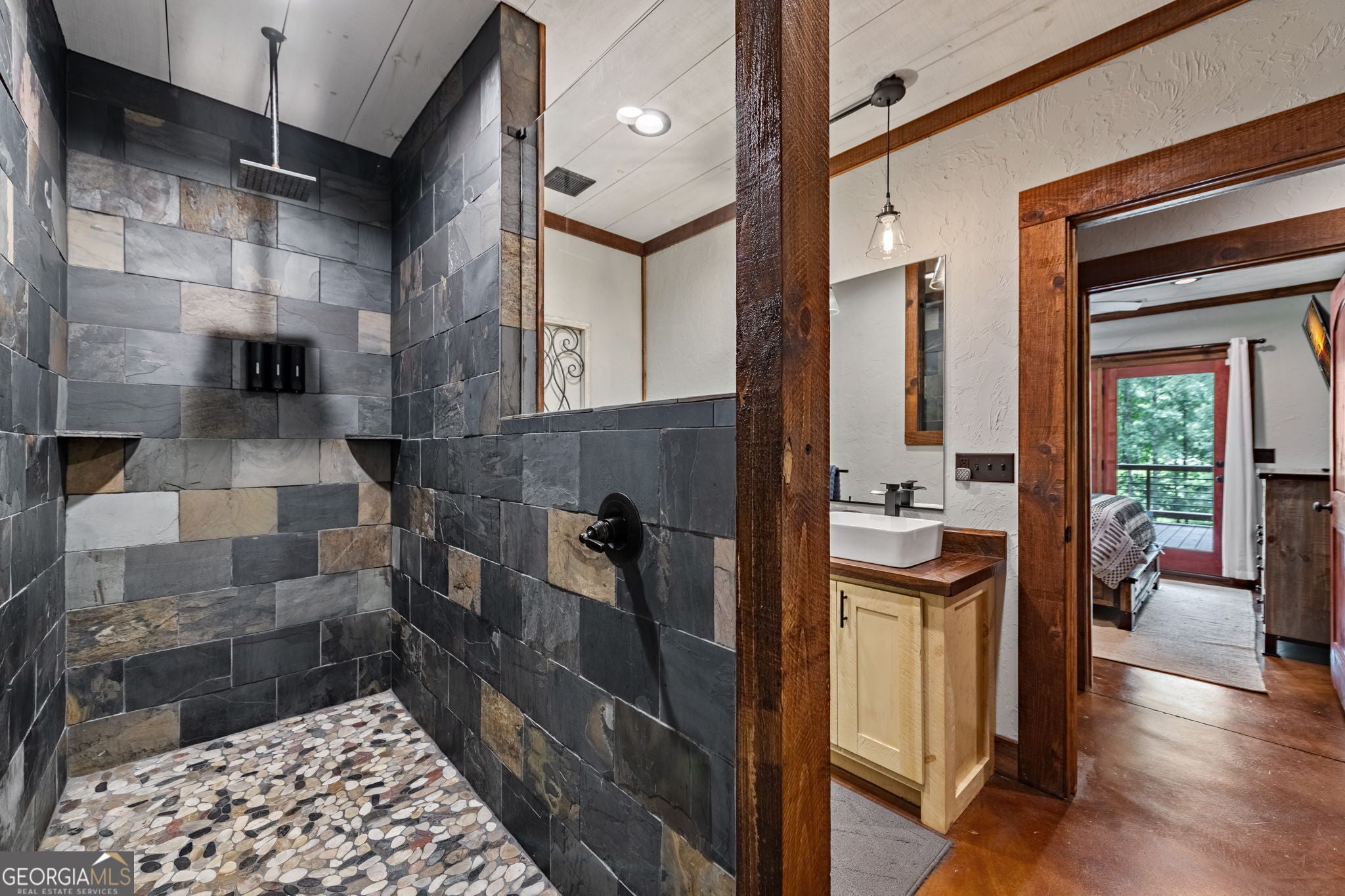 Blue Ridge, Georgia, 30513, United States, 3 Bedrooms Bedrooms, ,3 BathroomsBathrooms,Residential,Active,2045614