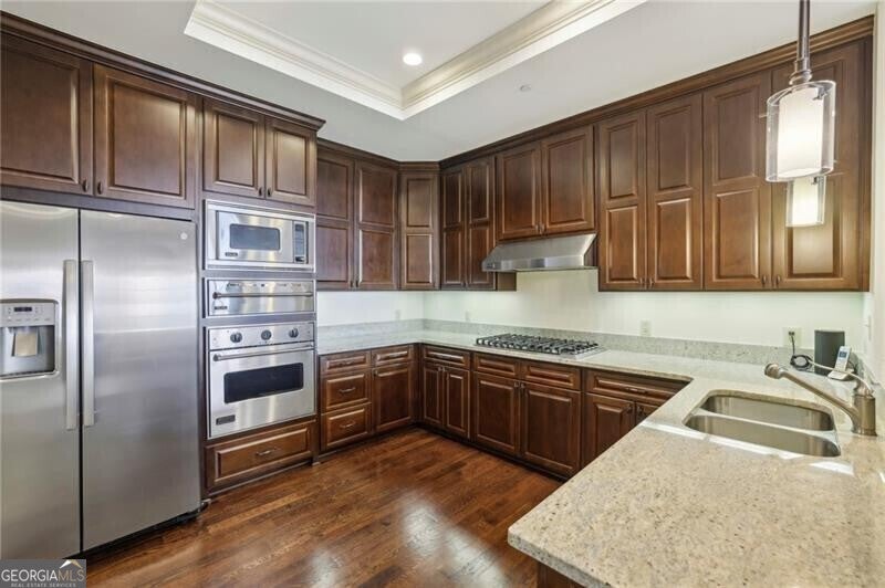 Atlanta, Georgia, 30339, United States, 2 Bedrooms Bedrooms, ,3 BathroomsBathrooms,Residential,Active,1914618