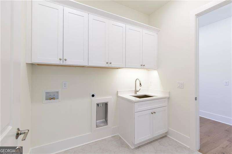 Cumming, Georgia, 30028, United States, 5 Bedrooms Bedrooms, ,5 BathroomsBathrooms,Residential,Active,1764873