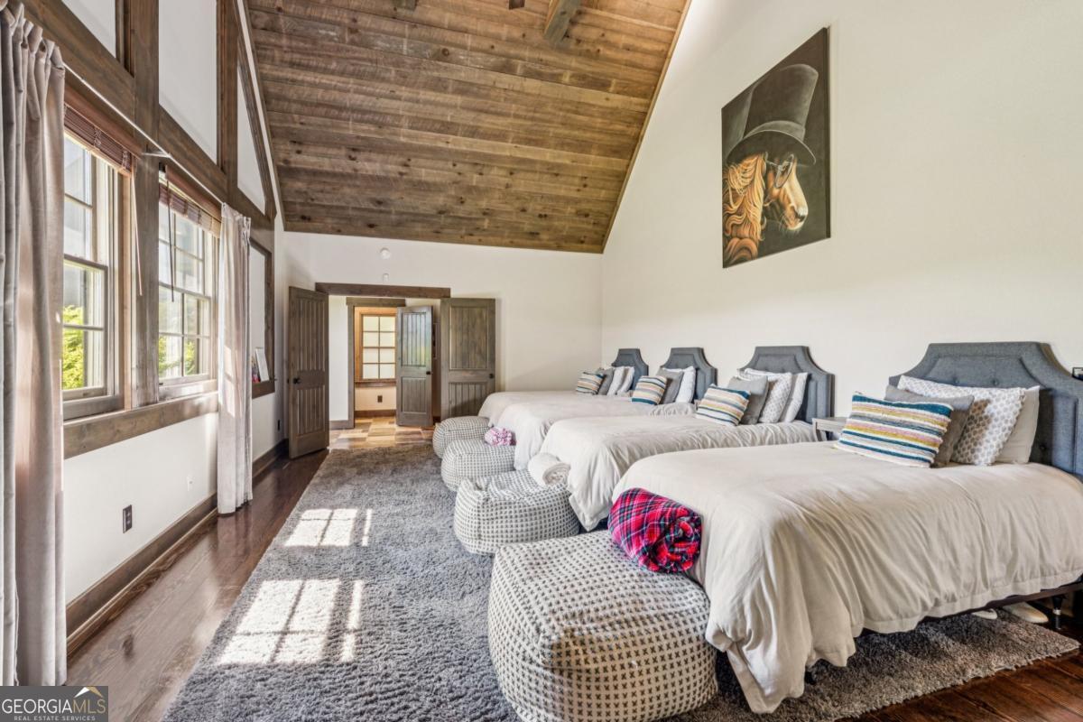 Ellijay, Georgia, 30536, United States, 3 Bedrooms Bedrooms, ,4 BathroomsBathrooms,Residential,Active,1929422