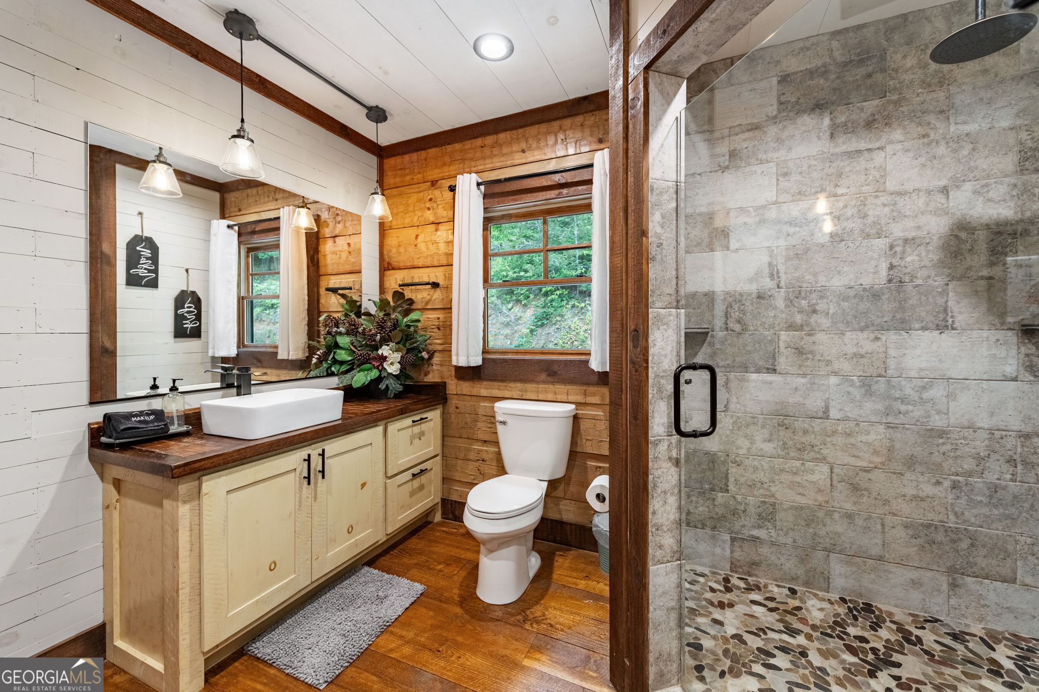 Blue Ridge, Georgia, 30513, United States, 3 Bedrooms Bedrooms, ,3 BathroomsBathrooms,Residential,Active,2045614