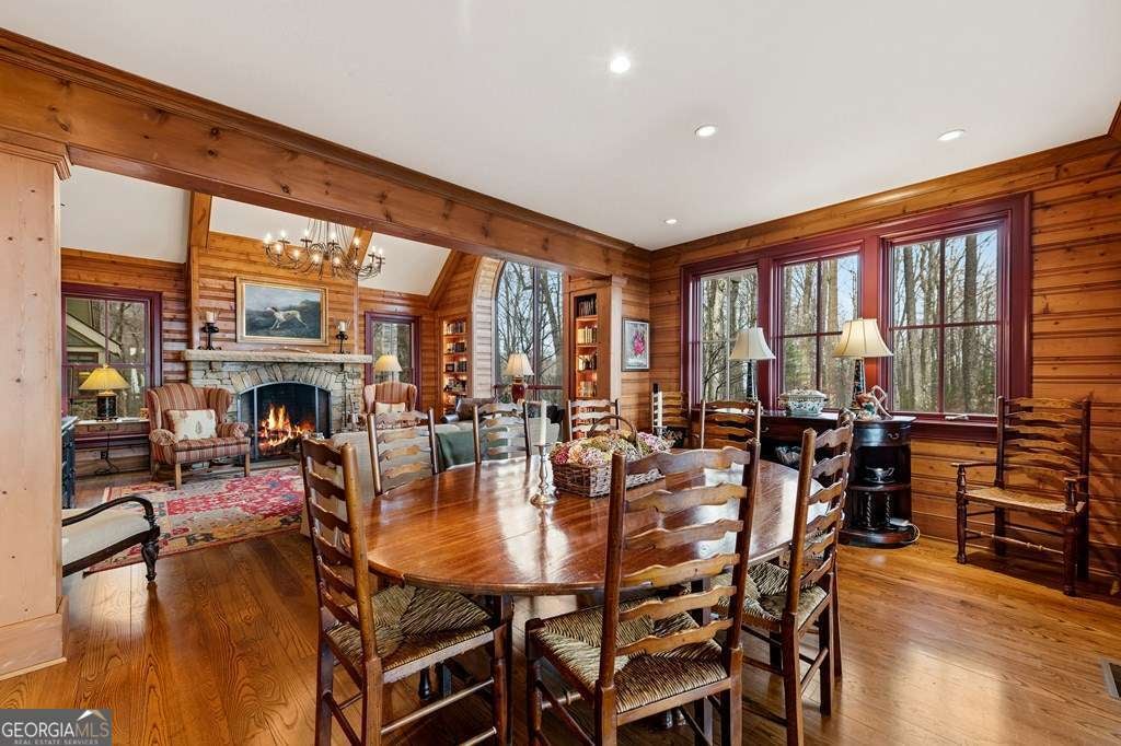 Murphy, North Carolina, 28906, United States, 5 Bedrooms Bedrooms, ,6 BathroomsBathrooms,Residential,Active,2001080