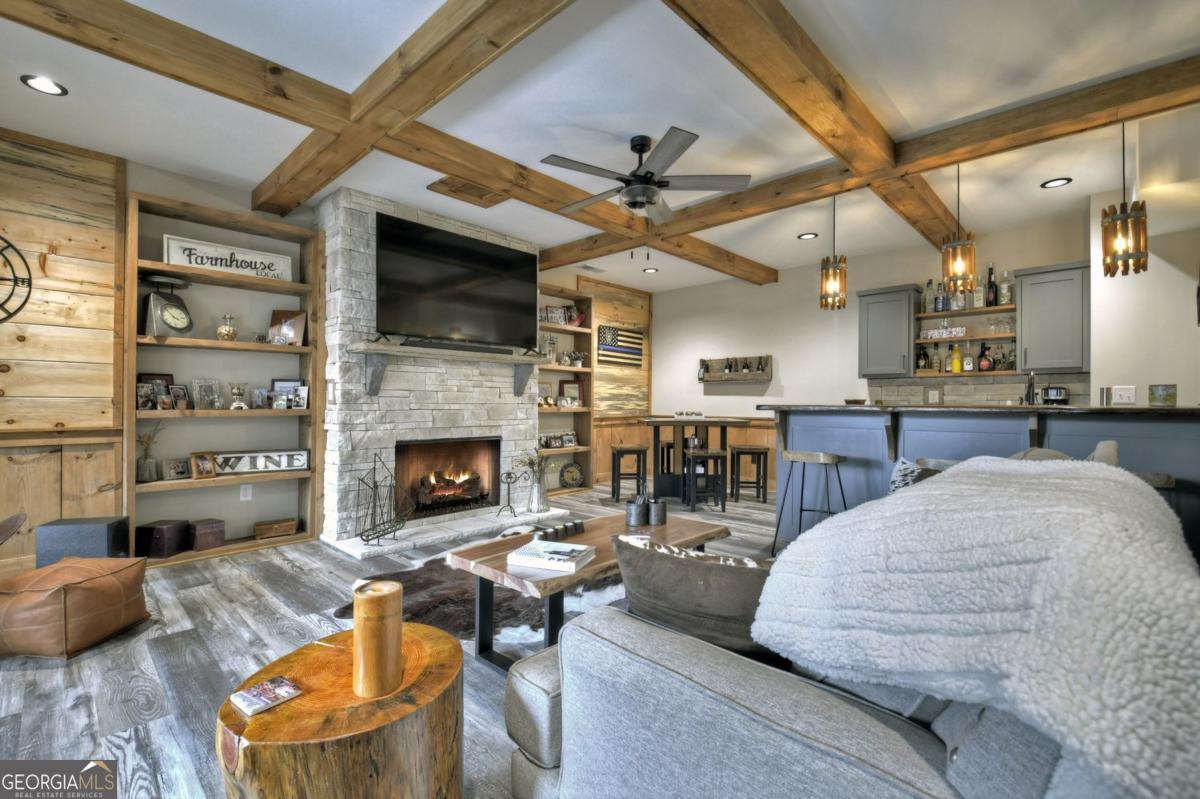 Ellijay, Georgia, 30540, United States, 5 Bedrooms Bedrooms, ,4 BathroomsBathrooms,Residential,Active,1954017