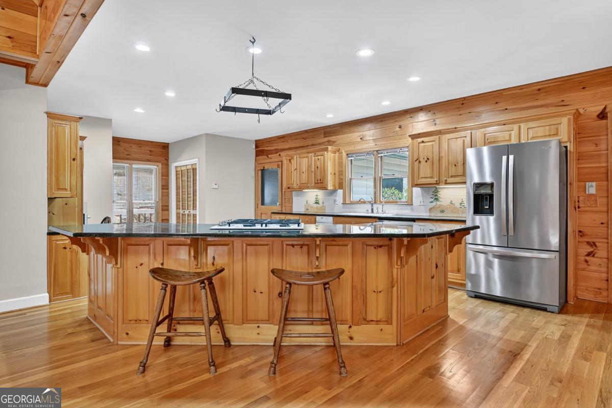 Ellijay, Georgia, 30536, United States, 3 Bedrooms Bedrooms, ,5 BathroomsBathrooms,Residential,Active,1929666