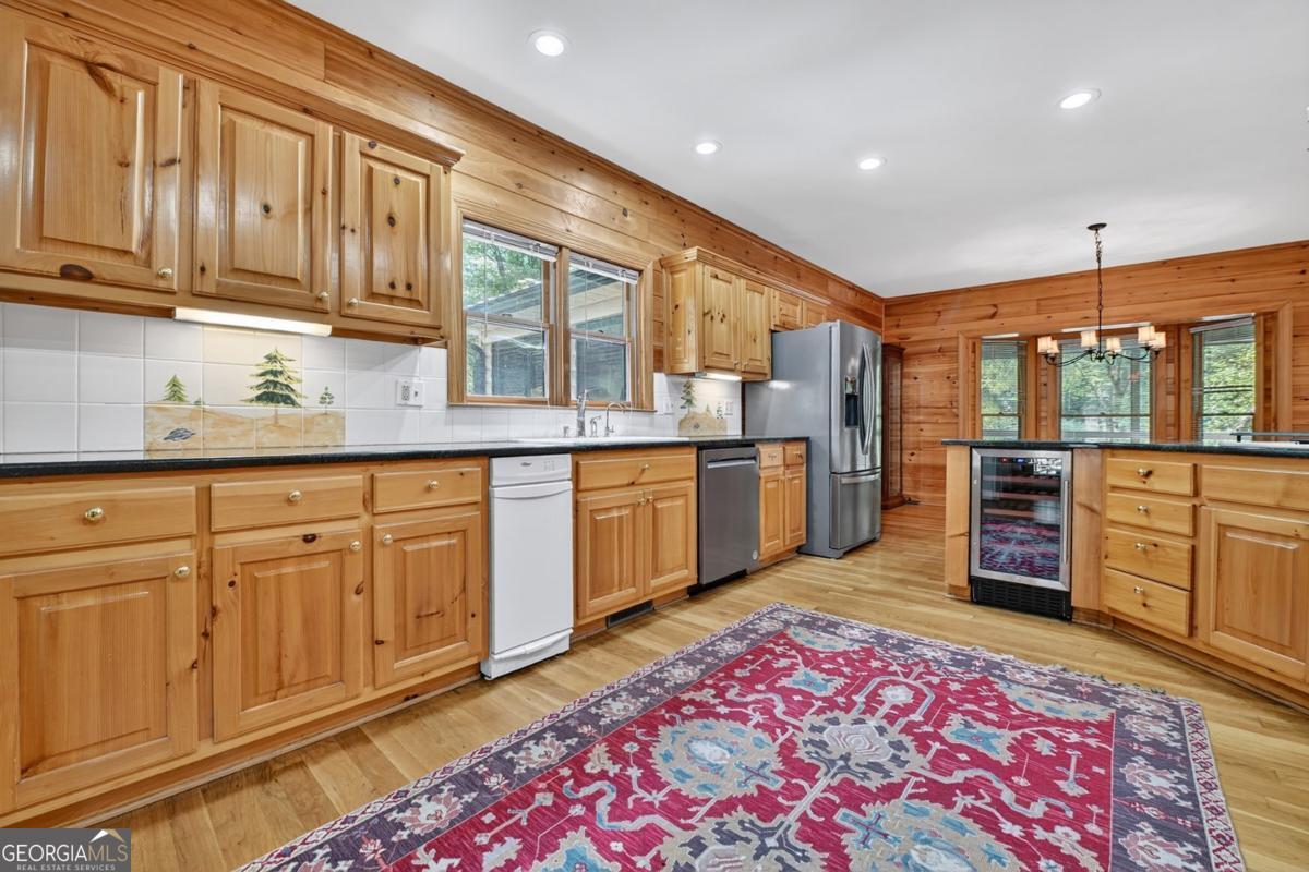 Ellijay, Georgia, 30536, United States, 3 Bedrooms Bedrooms, ,5 BathroomsBathrooms,Residential,Active,1929666