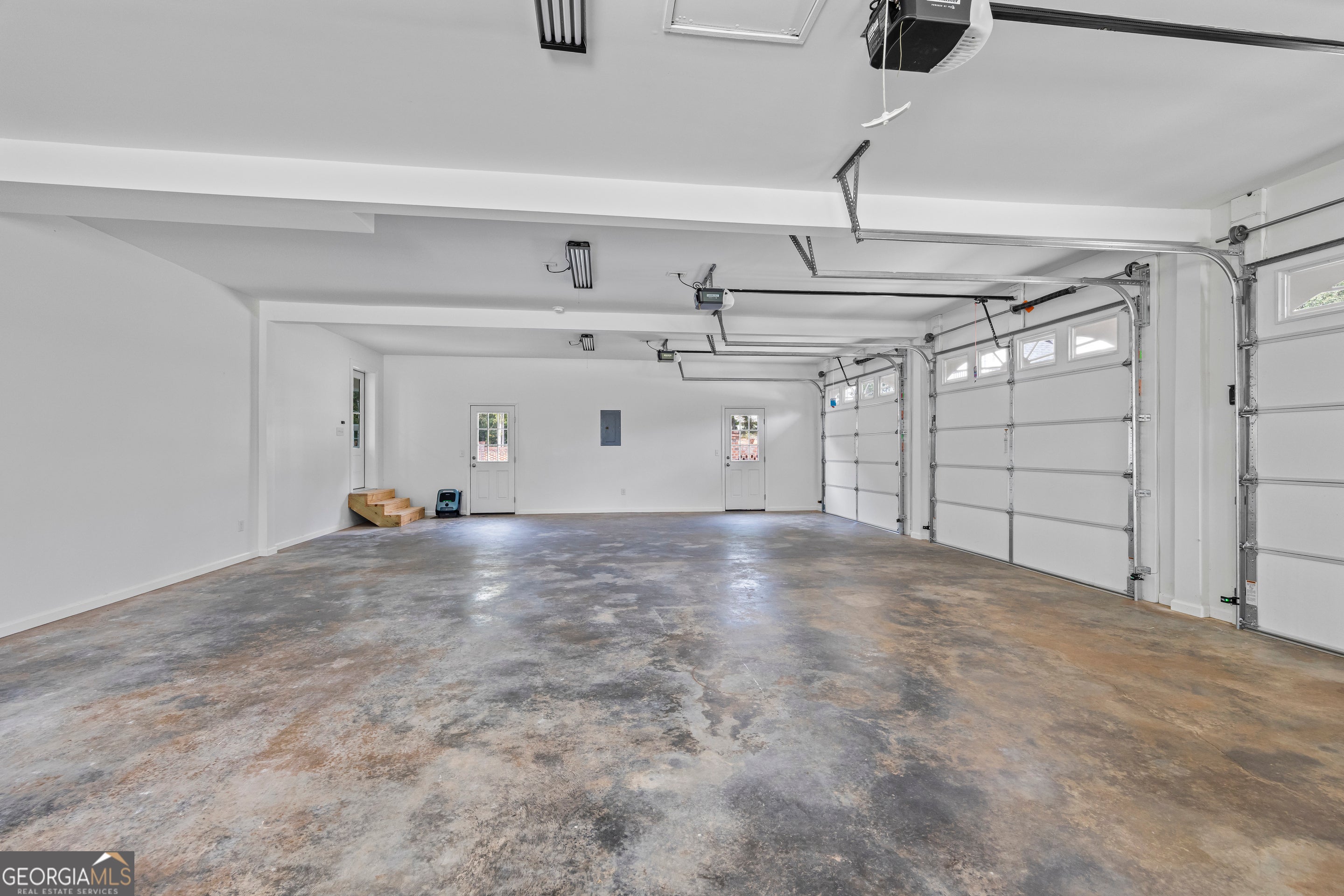 Martin, Georgia, 30557, United States, 6 Bedrooms Bedrooms, ,5 BathroomsBathrooms,Residential,Active,1964253