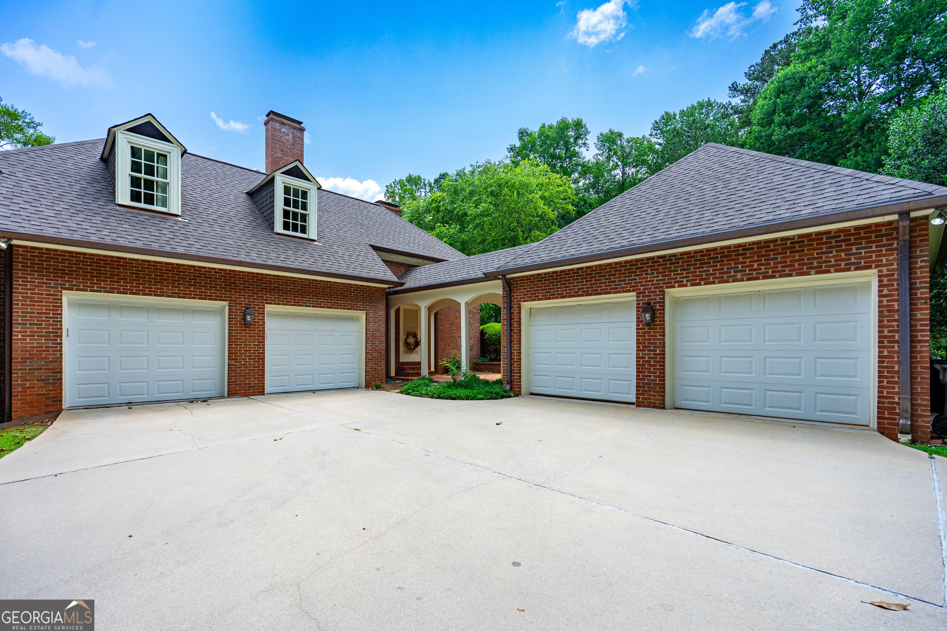 Lagrange, Georgia, 30240, United States, 5 Bedrooms Bedrooms, ,8 BathroomsBathrooms,Residential,Active,1843897