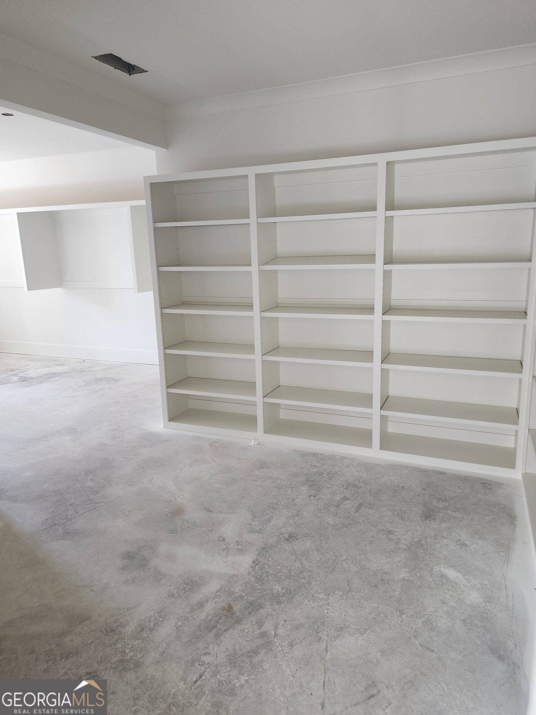 Flowery Branch, Georgia, 30542, United States, 5 Bedrooms Bedrooms, ,6 BathroomsBathrooms,Residential,Active,1926897