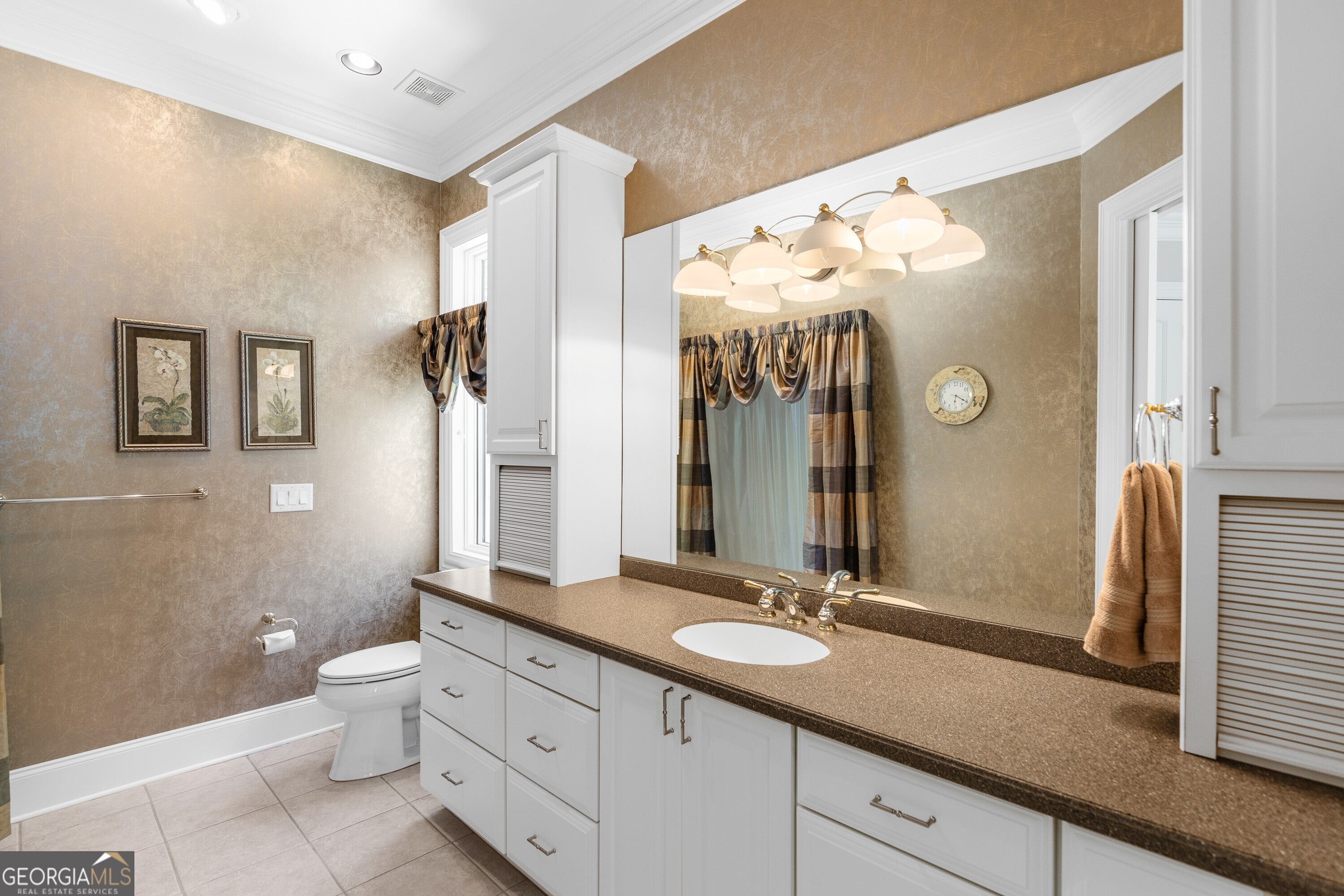 Flowery Branch, Georgia, 30542, United States, 4 Bedrooms Bedrooms, ,8 BathroomsBathrooms,Residential,Active,1929469
