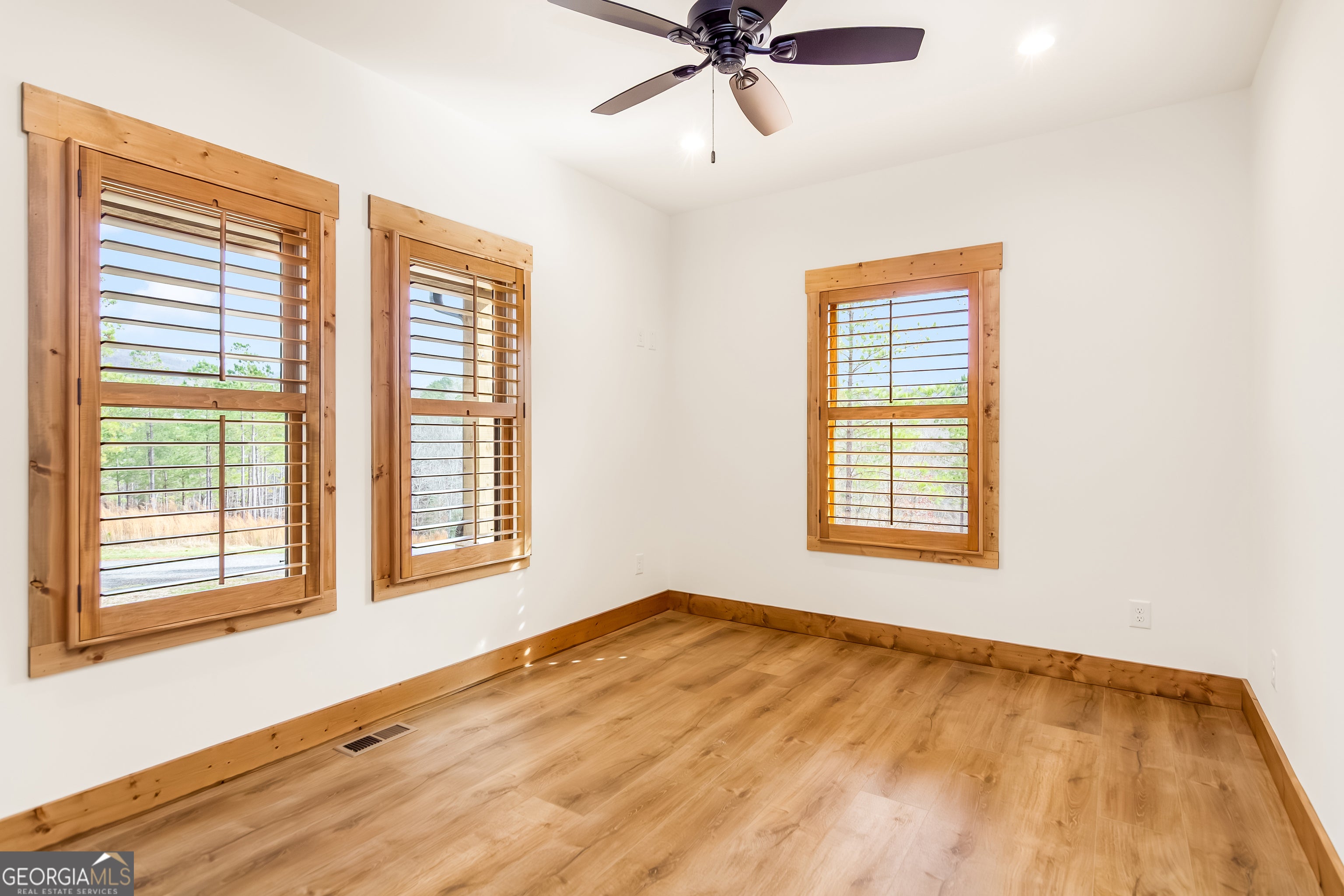 Talking Rock, Georgia, 30175, United States, 4 Bedrooms Bedrooms, ,3 BathroomsBathrooms,Residential,Active,2000209