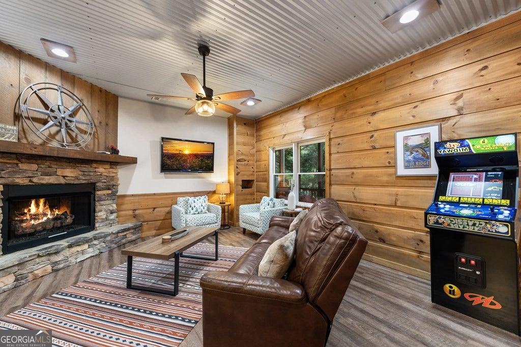 Blue Ridge, Georgia, 30513, United States, 4 Bedrooms Bedrooms, ,3 BathroomsBathrooms,Residential,Active,1945256