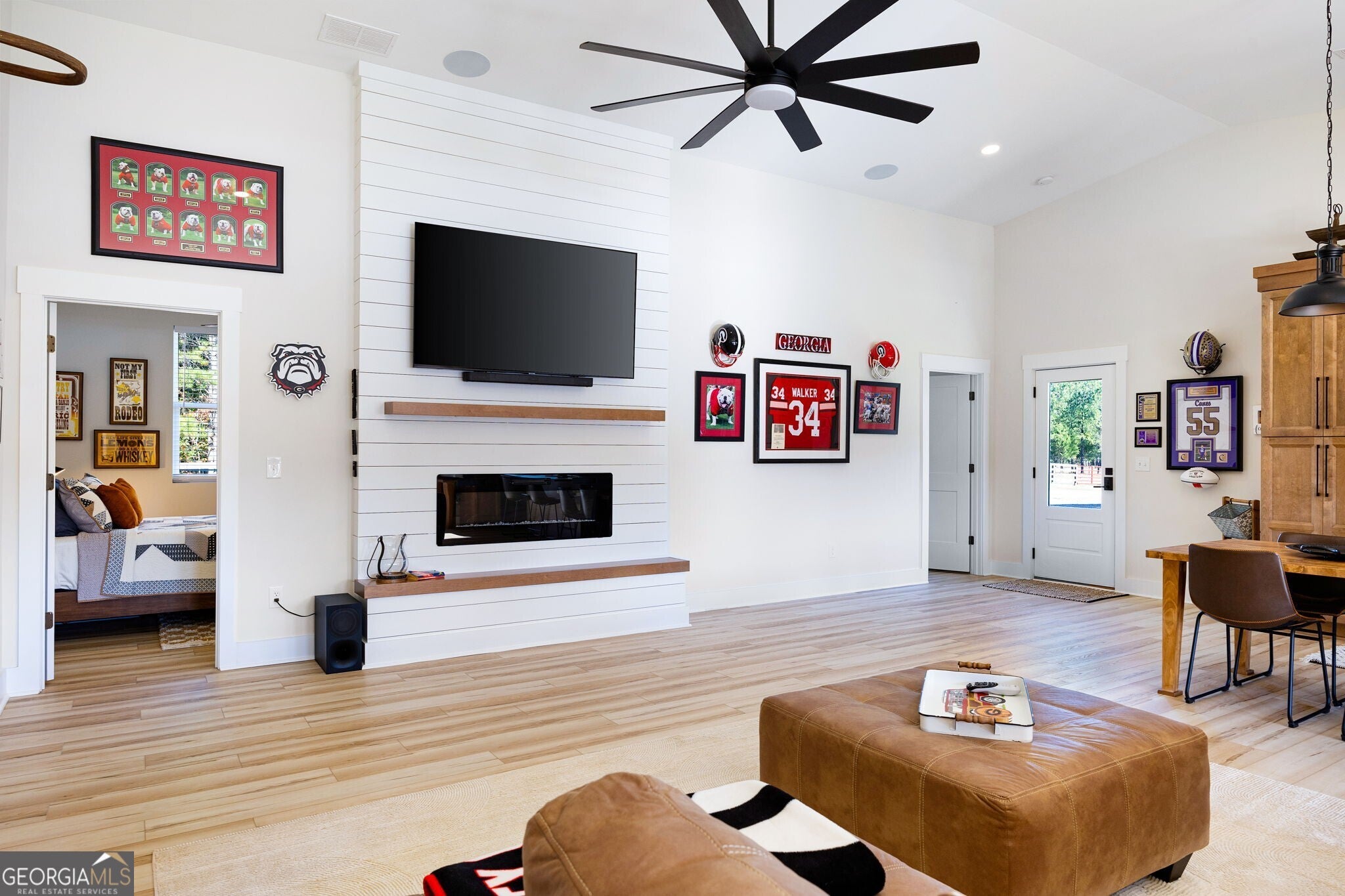 Rydal, Georgia, 30171, United States, 5 Bedrooms Bedrooms, ,5 BathroomsBathrooms,Residential,Active,1987251