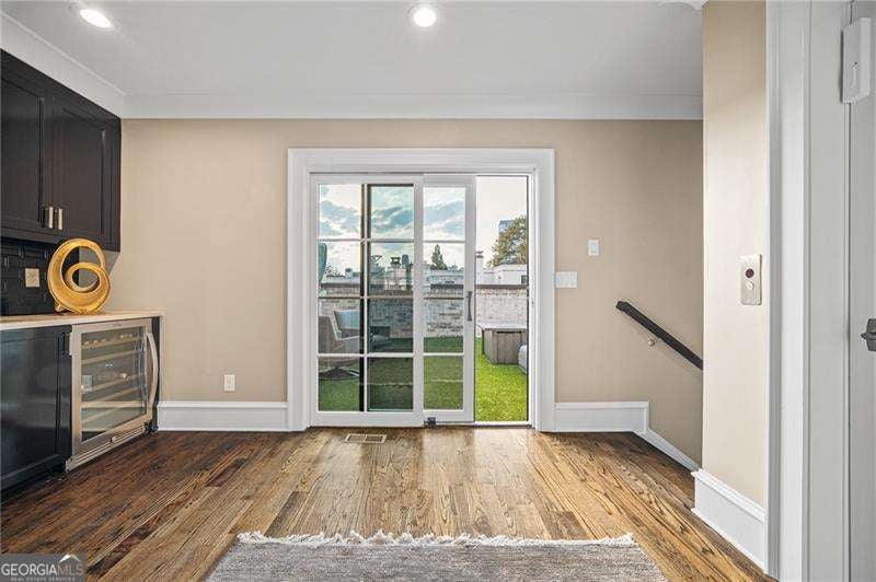 Atlanta, Georgia, 30319, United States, 3 Bedrooms Bedrooms, ,5 BathroomsBathrooms,Residential,Active,1996298