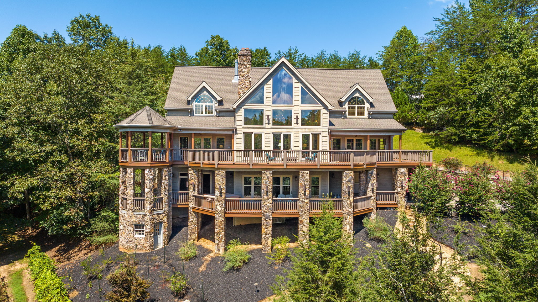 Young Harris, Georgia, 30582, United States, ,6 BathroomsBathrooms,Residential,Active,1703261