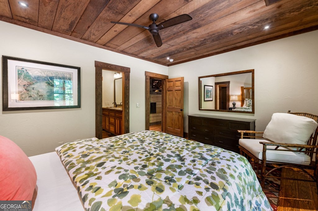 Cherry Log, Georgia, 30522, United States, 5 Bedrooms Bedrooms, ,5 BathroomsBathrooms,Residential,Active,2045694