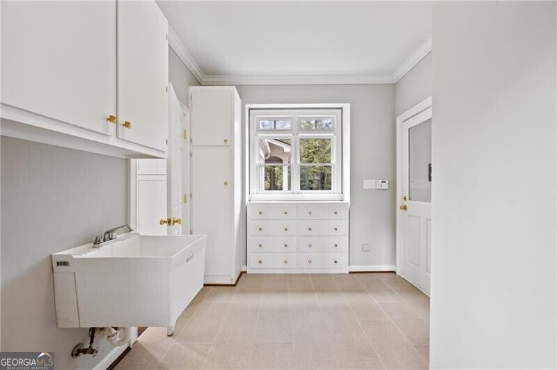 Johns Creek, Georgia, 30097, United States, 6 Bedrooms Bedrooms, ,6 BathroomsBathrooms,Residential,Active,1985586